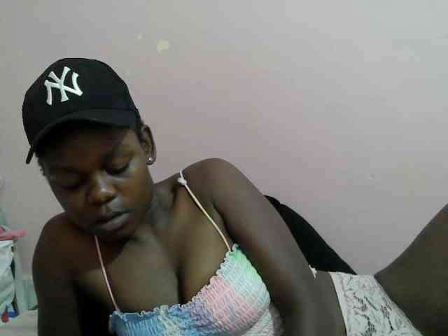 Ebonyprincess14 webcam