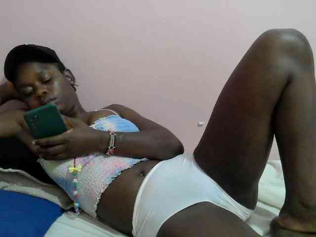 Ebonyprincess14 webcam