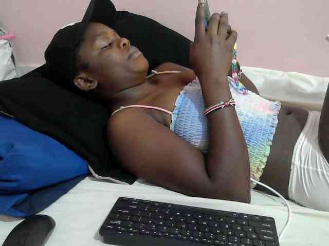 Ebonyprincess14 webcam