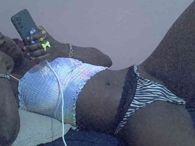 Ebonyprincess14 webcam