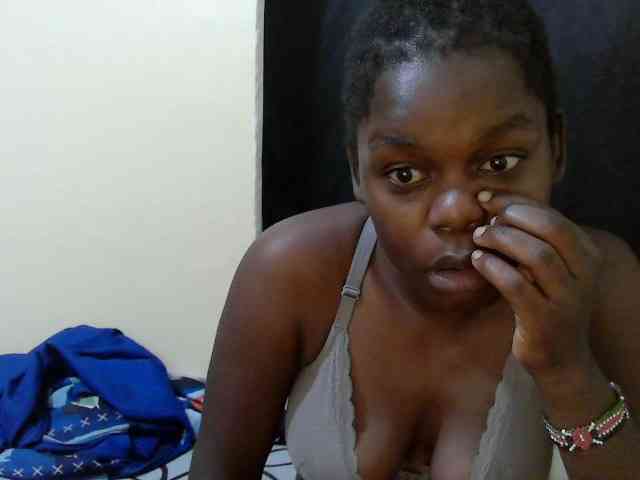 Ebonyprincess14 webcam