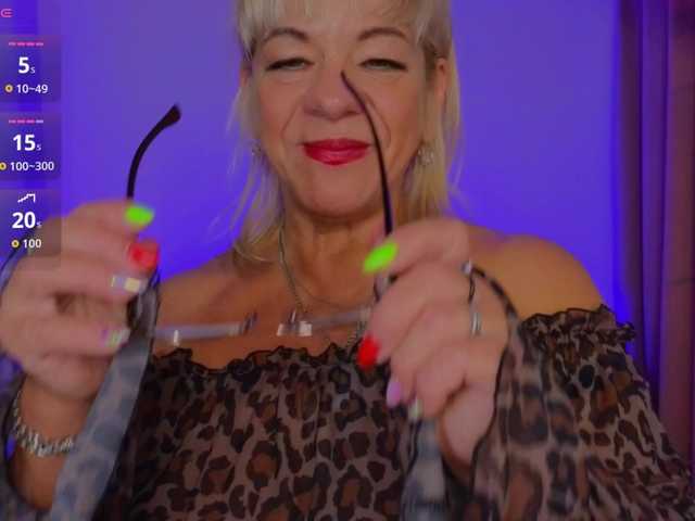 AnittaHarris's BongaCams show and profile