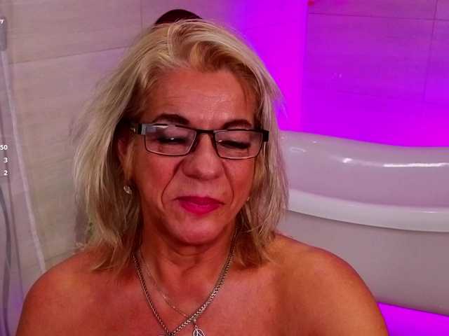 AnittaHarris's BongaCams show and profile