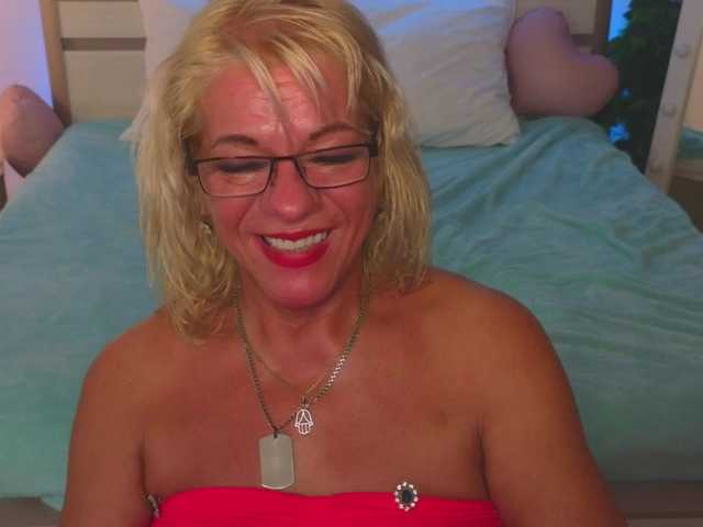 AnittaHarris's BongaCams show and profile