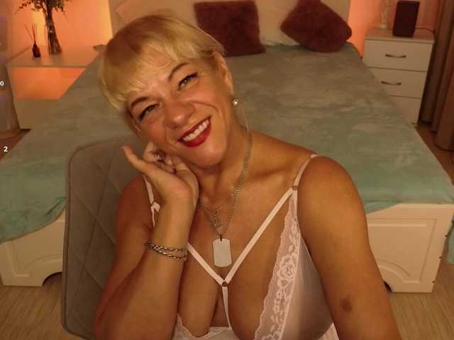 AnittaHarris's BongaCams show and profile