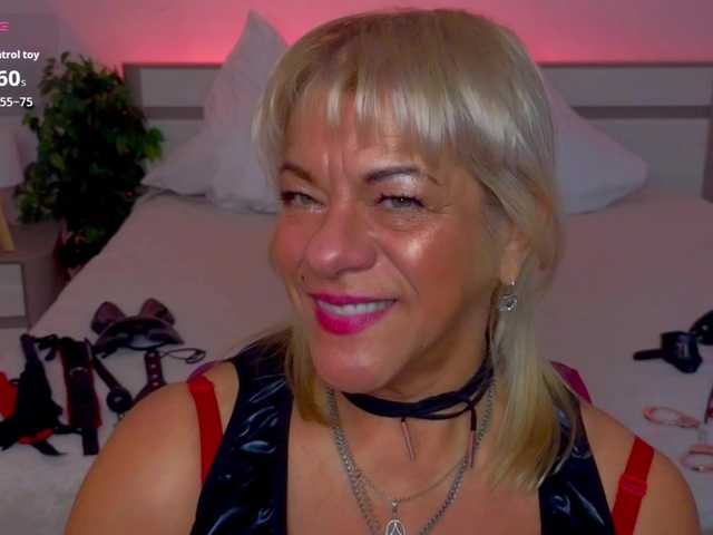 AnittaHarris's BongaCams show and profile