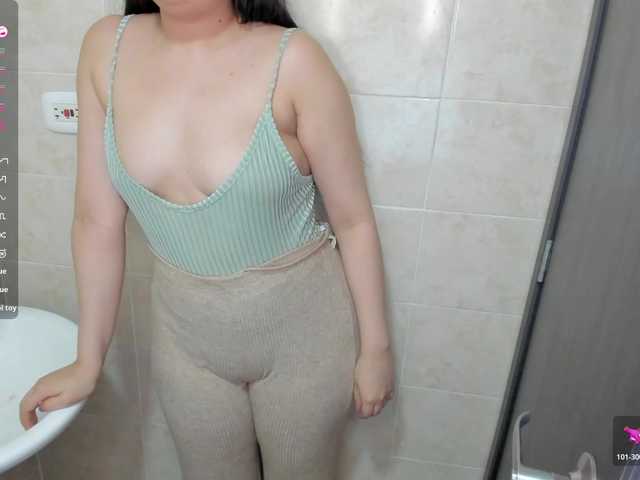 Luci-37's BongaCams show and profile