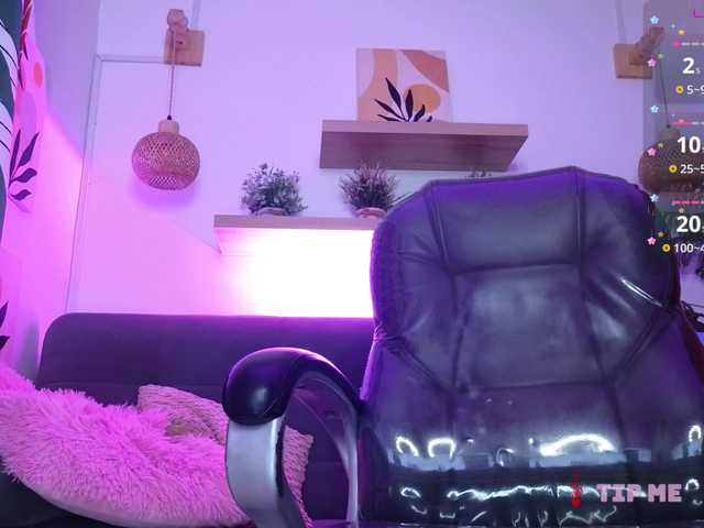 littlevixen's BongaCams show and profile