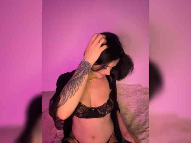 SweetMiraX Live Webcam on BongaCams