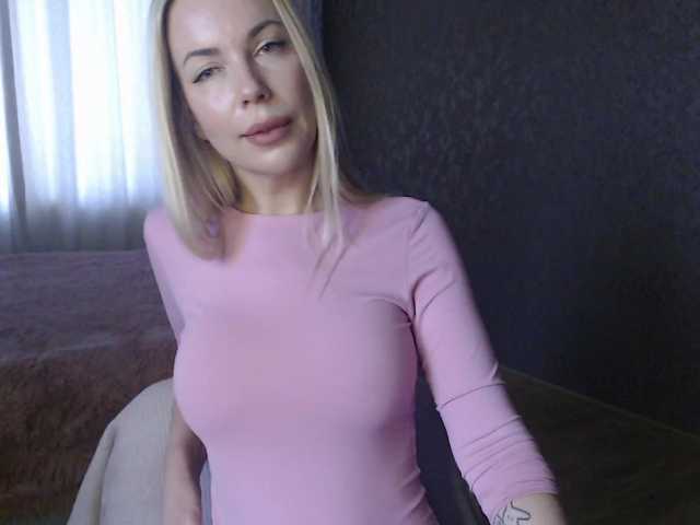 LuissaMilff live room