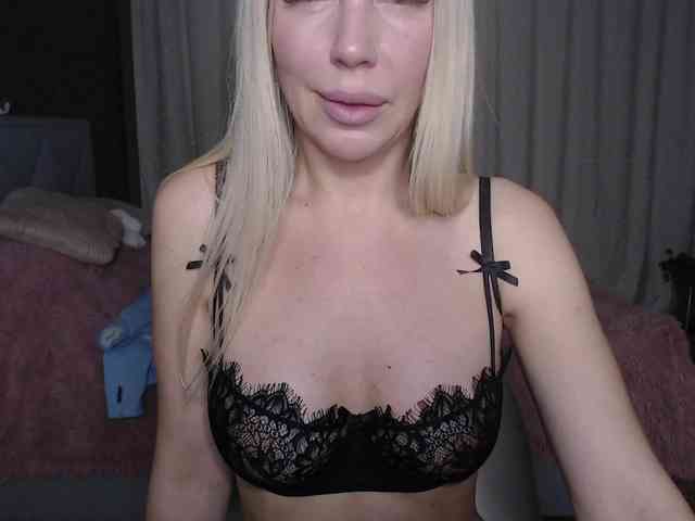 LuissaMilff webcam