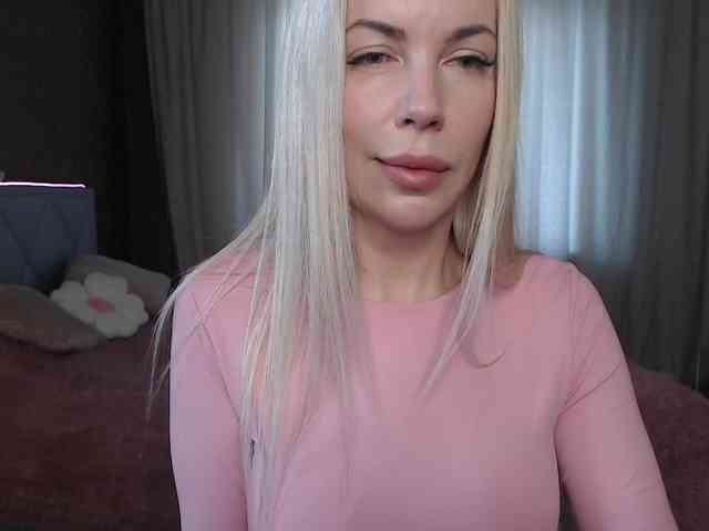 LuissaMilff webcam