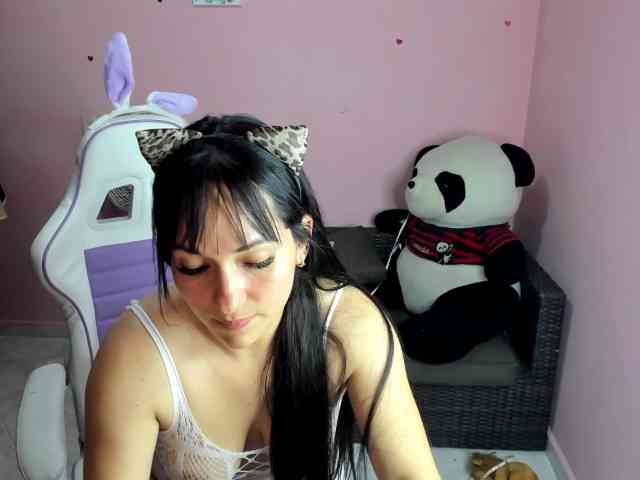 Karisu Live Webcam on BongaCams