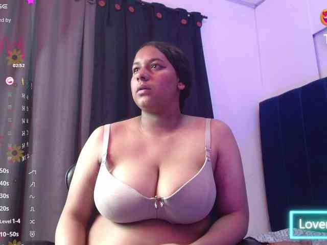 Adriana-wish webcam