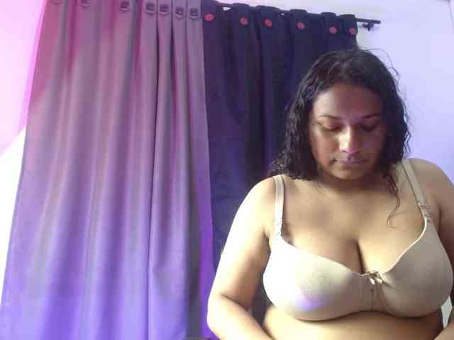 Adriana-wish webcam