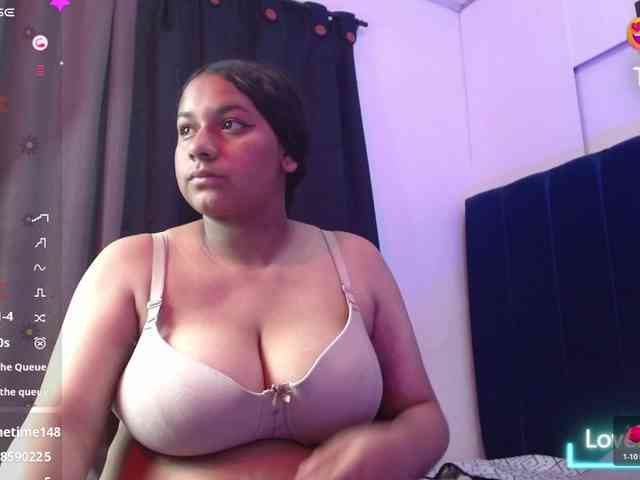 Adriana-wish webcam