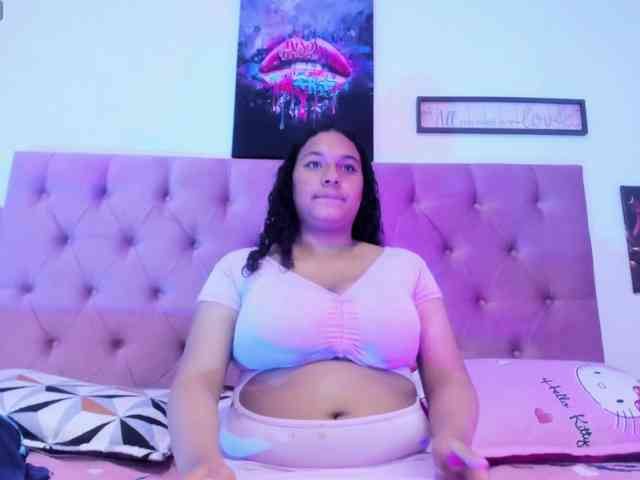 Adriana-wish webcam