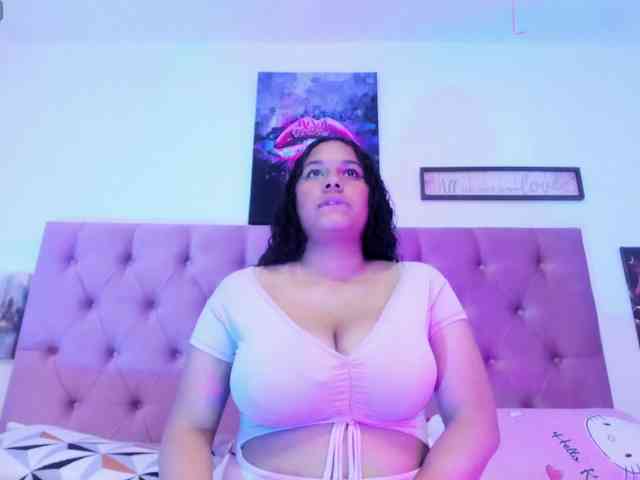 Adriana-wish webcam