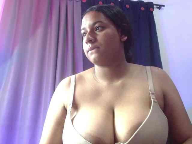 Adriana-wish webcam