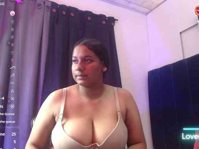 Adriana-wish webcam