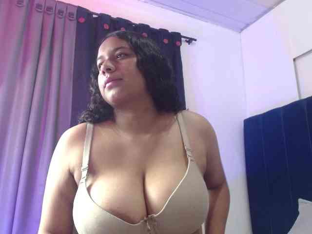 Adriana-wish webcam