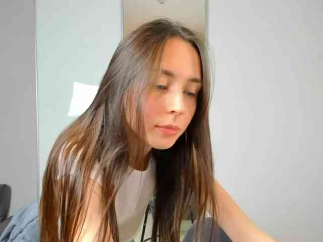 AnissaRaumhill webcam