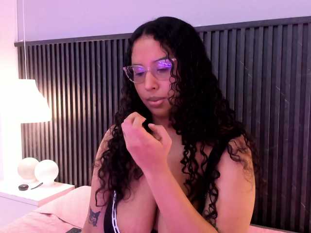 Lena-Ricci's BongaCams show and profile