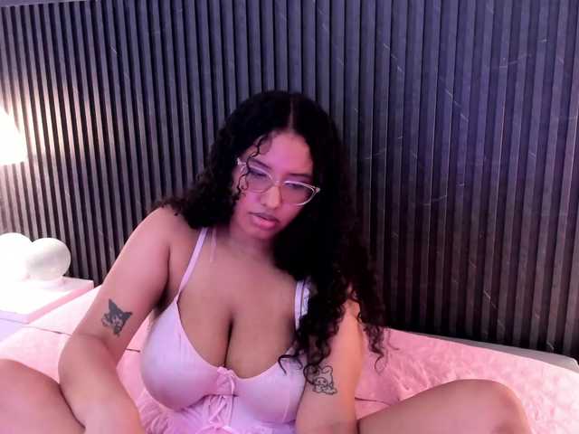 Lena-Ricci's BongaCams show and profile