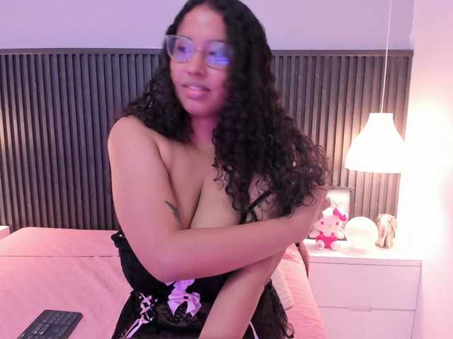 Lena-Ricci's BongaCams show and profile