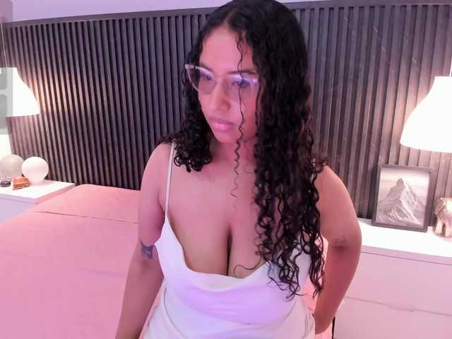 Lena-Ricci's BongaCams show and profile