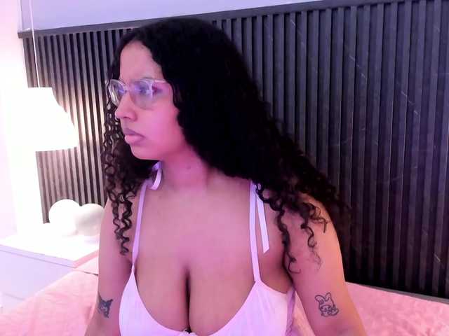 Lena-Ricci's BongaCams show and profile