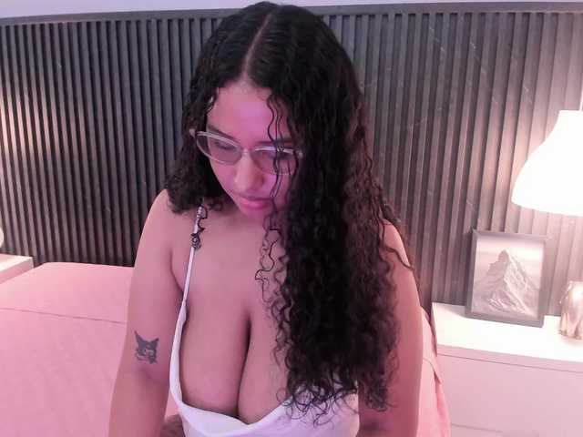 Lena-Ricci's BongaCams show and profile