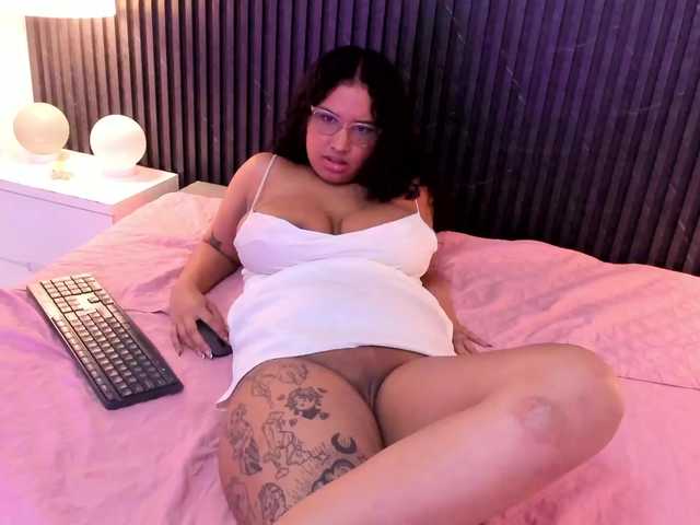 Lena-Ricci's BongaCams show and profile