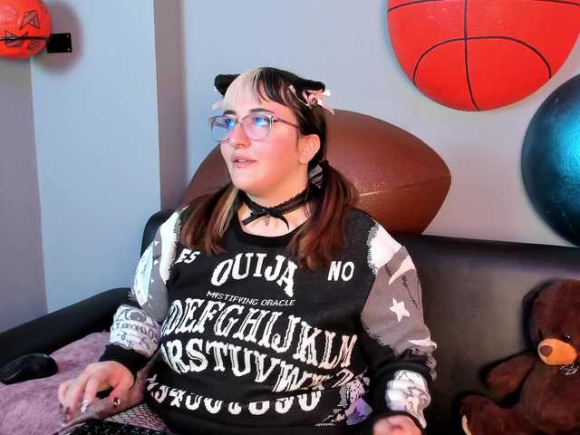 Gomory-kitty's BongaCams show and profile