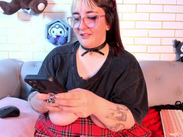 Gomory-kitty's BongaCams show and profile