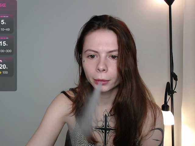 HoneyMira's BongaCams show and profile