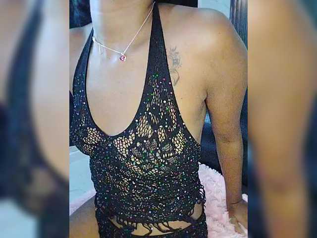 carameldesire0612's BongaCams show and profile