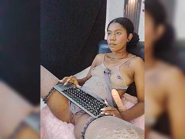 carameldesire0612's BongaCams show and profile