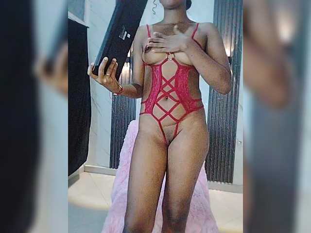 carameldesire0612's BongaCams show and profile