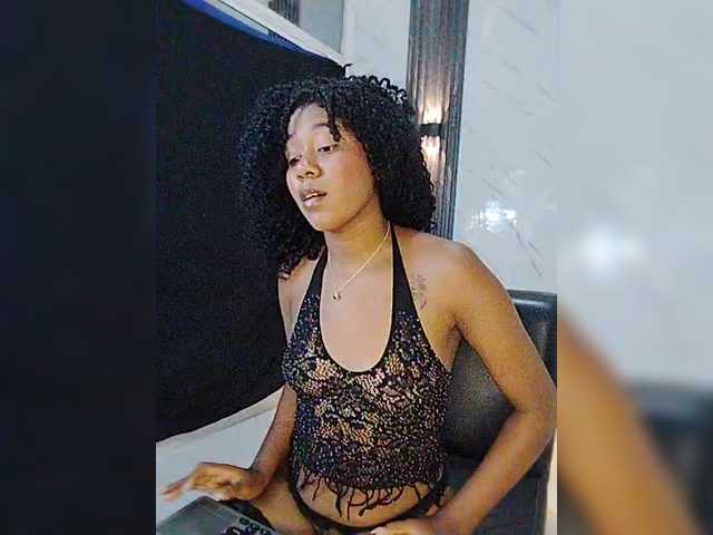 carameldesire0612's BongaCams show and profile