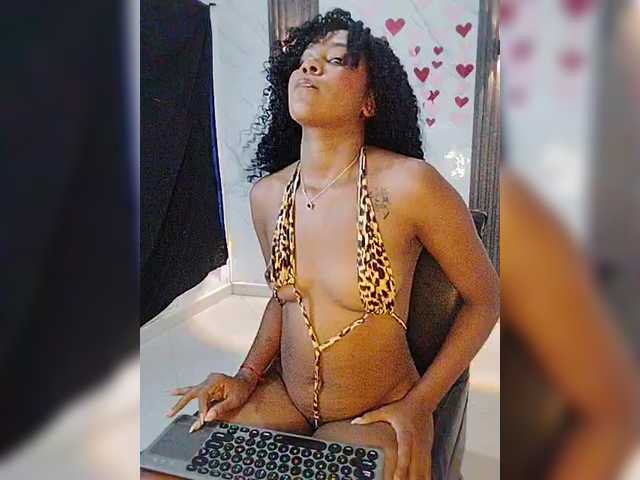 carameldesire0612's BongaCams show and profile