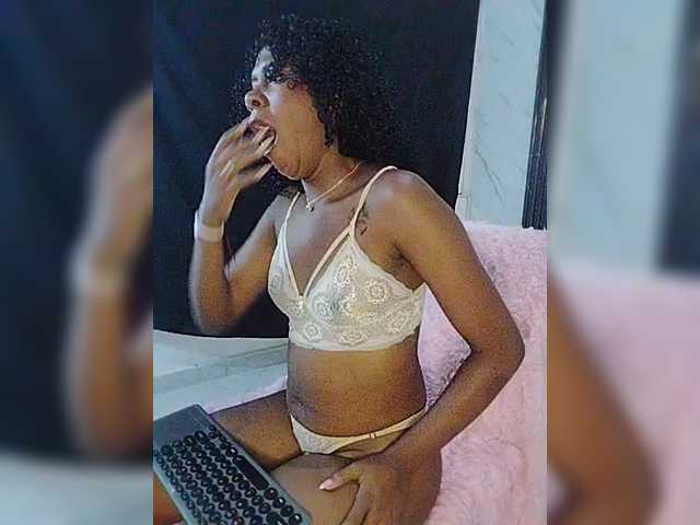 carameldesire0612's BongaCams show and profile