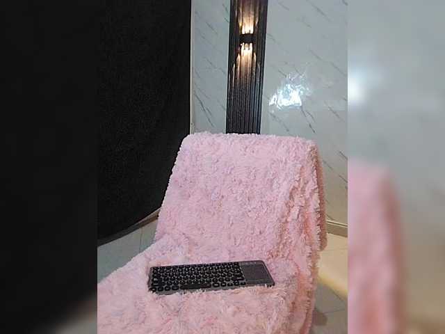 carameldesire0612's BongaCams show and profile