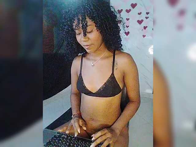 carameldesire0612's BongaCams show and profile