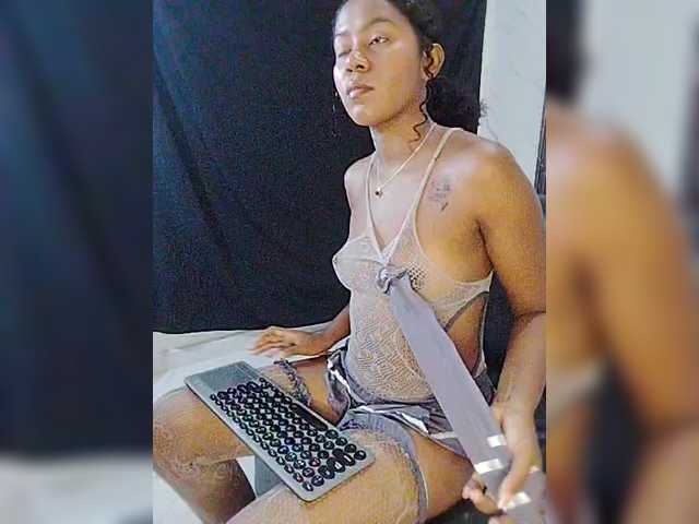 carameldesire0612's BongaCams show and profile