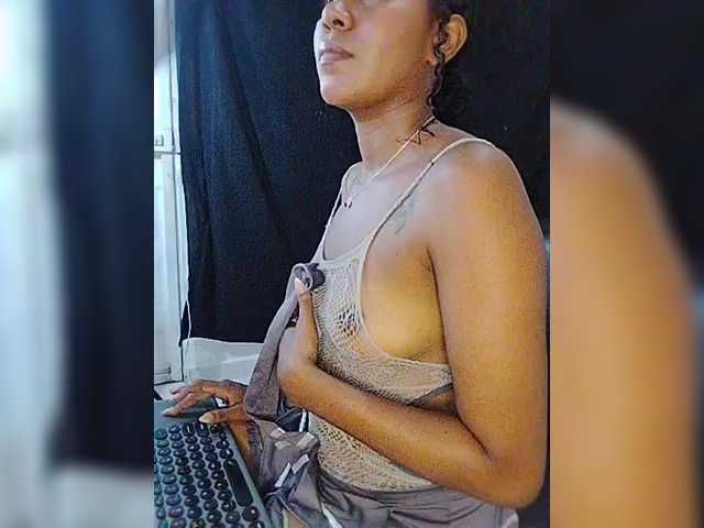 carameldesire0612's BongaCams show and profile