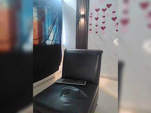 carameldesire0612's BongaCams show and profile