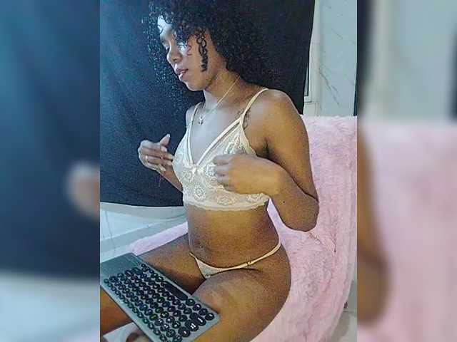 carameldesire0612's BongaCams show and profile