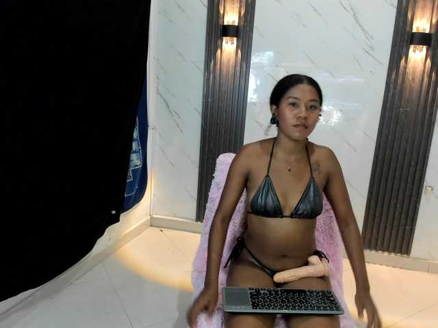 carameldesire0612's BongaCams show and profile
