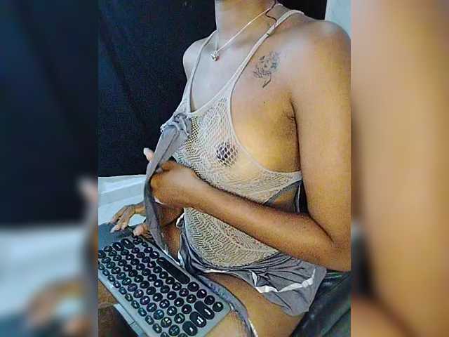 carameldesire0612's BongaCams show and profile